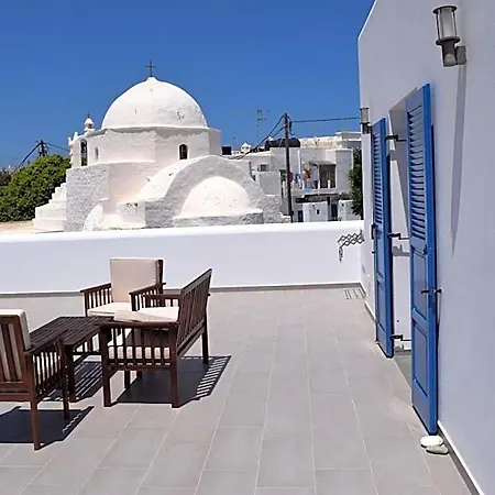 Paraporti فندق كارافوستاسيس