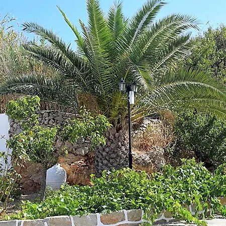 Paraporti فندق